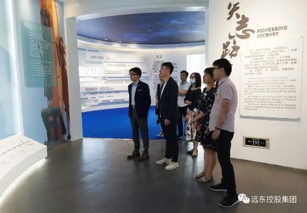 参观徐工展馆